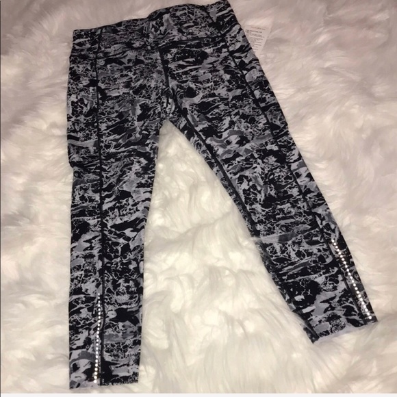RESERVED Lululemon Fast And Free 7/8 Tight II NWT - Picture 3 of 8